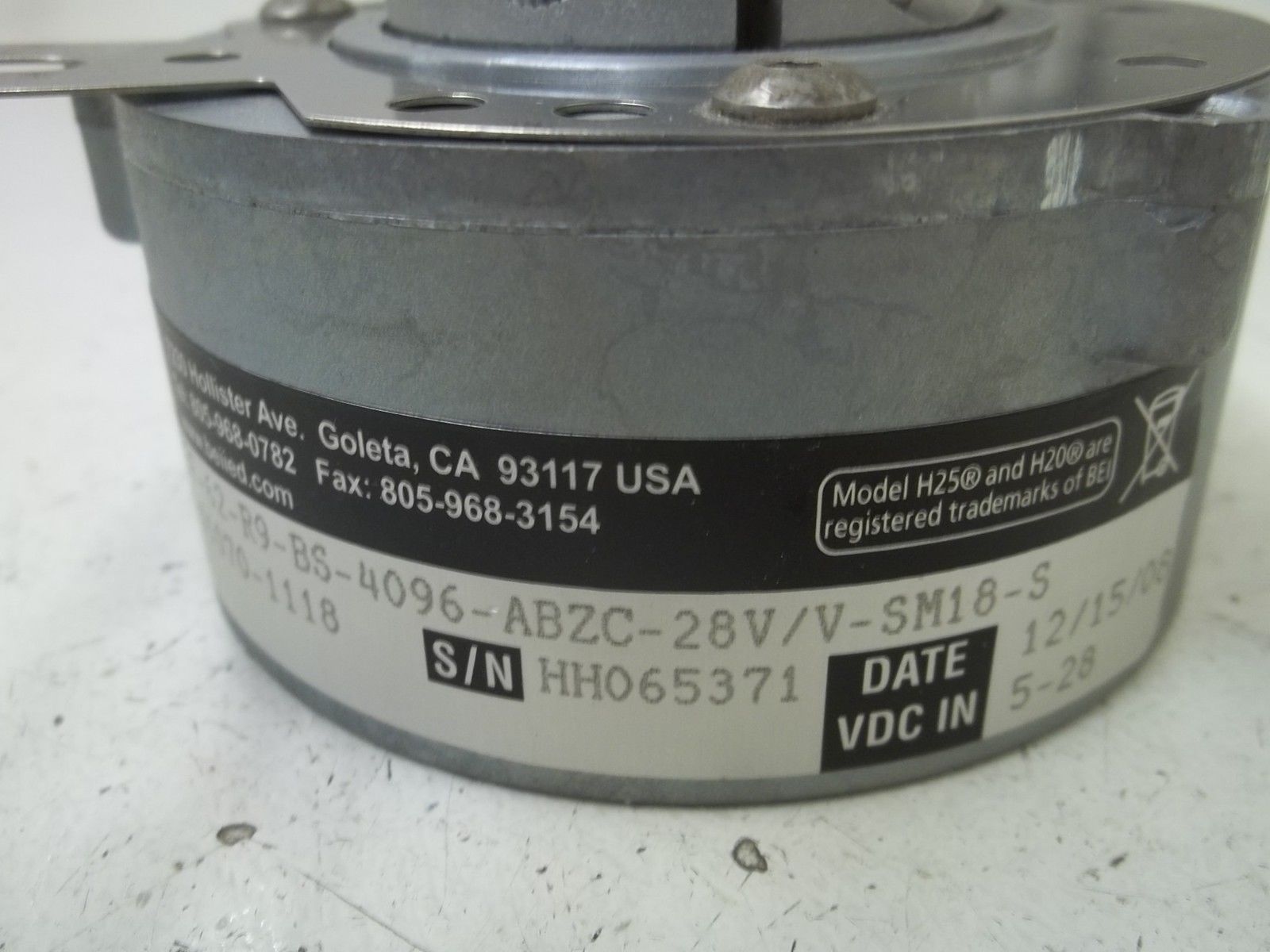 BEI HS35F-62-R9-BS-4096-ABZC-28V/V-SM18-S ENCODER UNMP