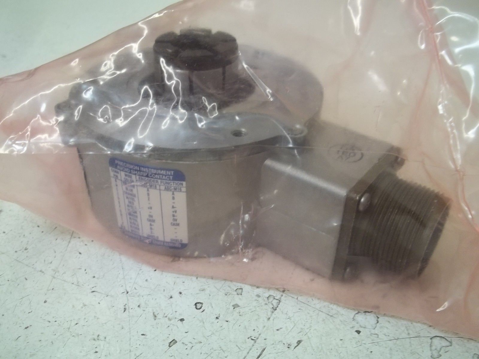 BEI HS35F-62-R9-BS-4096-ABZC-28V/V-SM18-S ENCODER NSNP