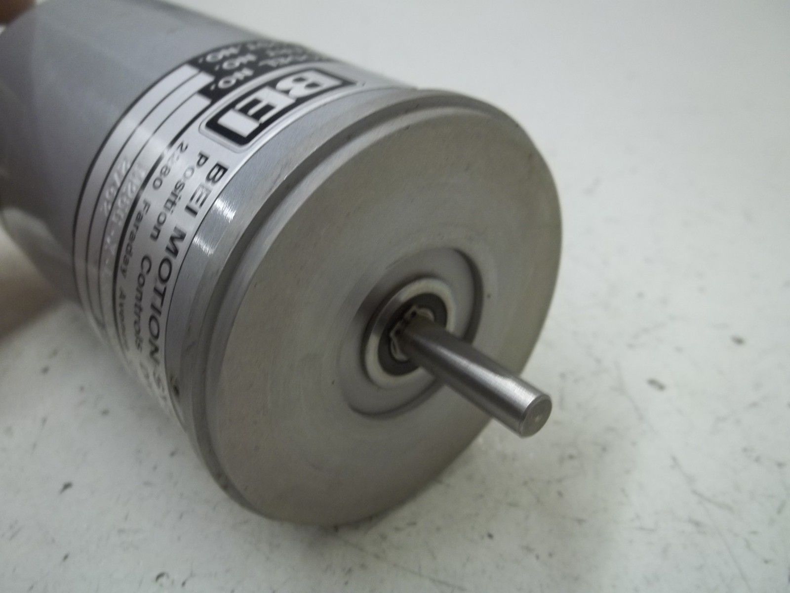 BEI M25G-X-LSB4096N-XD6-OR-E-C25-S-5 ENCODER UNMP