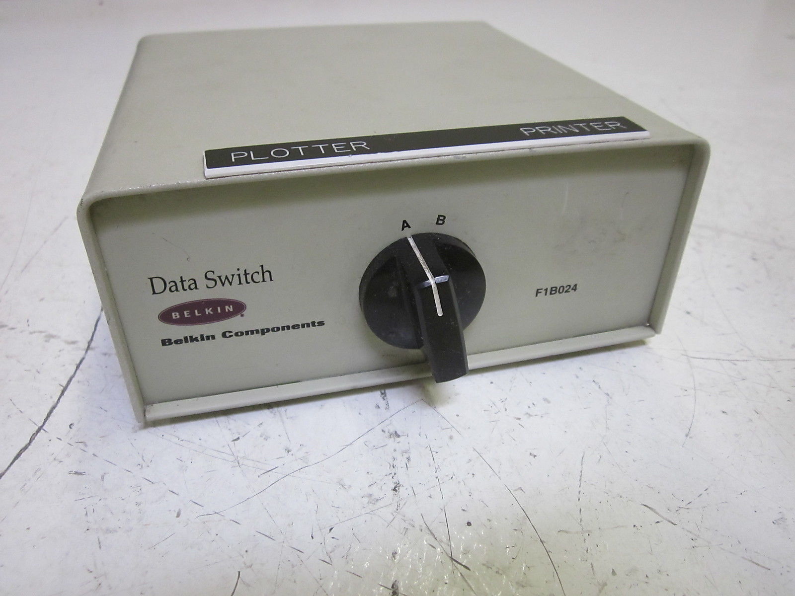 BELKIN COMPENENTS F1B024 DATA SWITCH UNMP