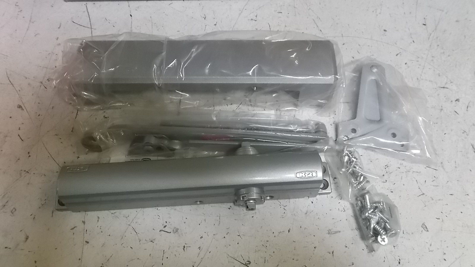 BLACK & DECKER QDC211F689GR DOOR CLOSER NSMP