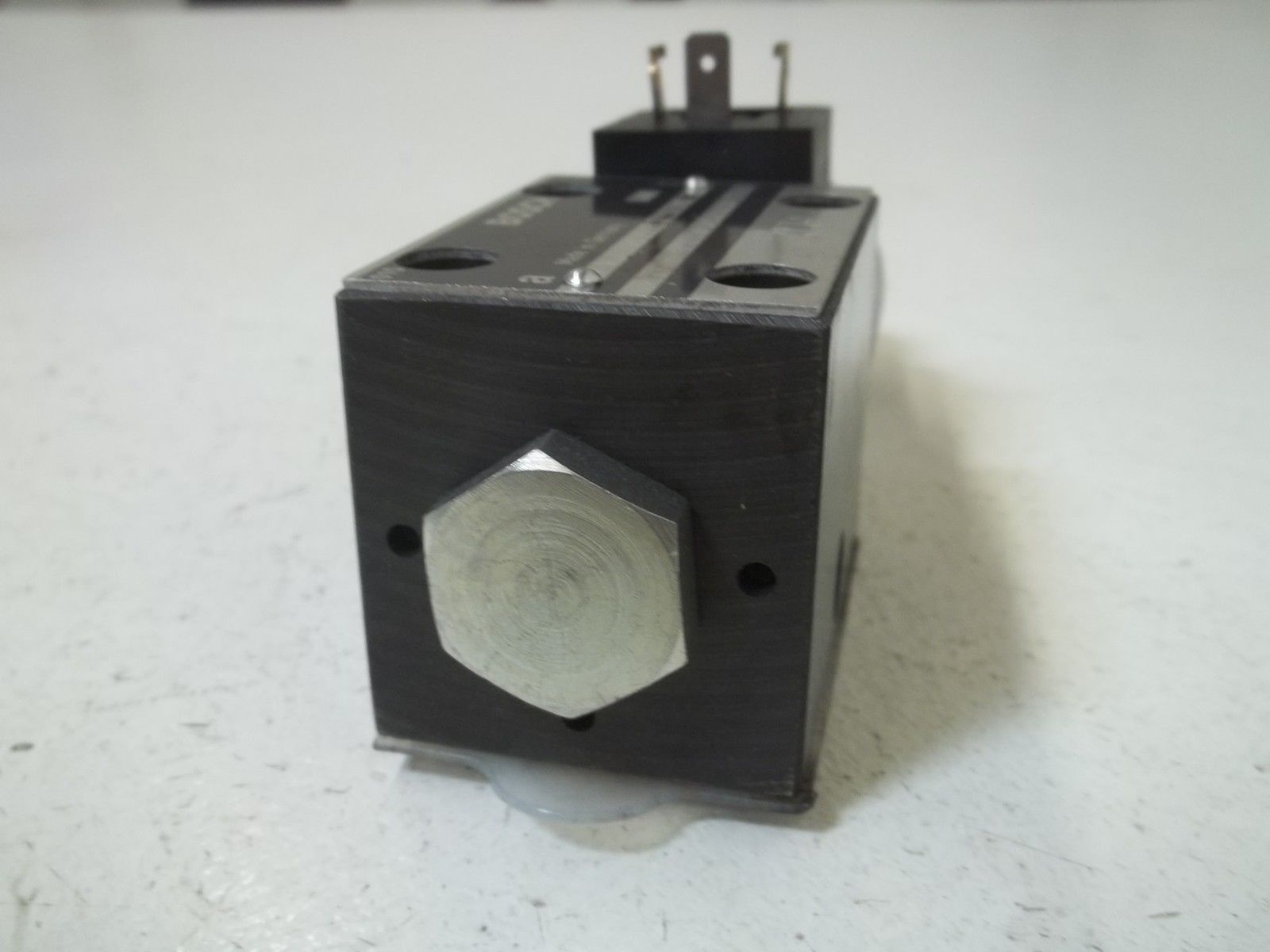 BOSCH 081WVD6P1V1010WS024/0000 SOLENOID HYDRAULIC VALVE NSNP