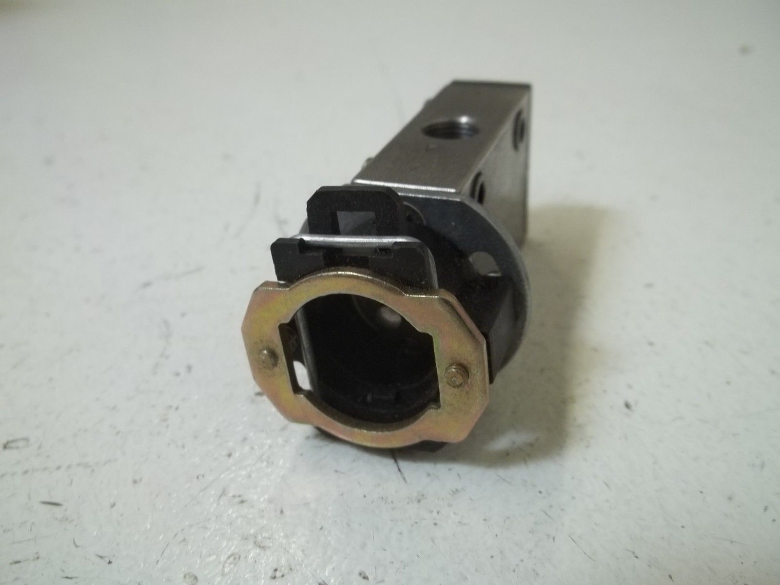 BOSH 0820402024 MANUALLY OPERATED STAND ALONE VALVE UNMP
