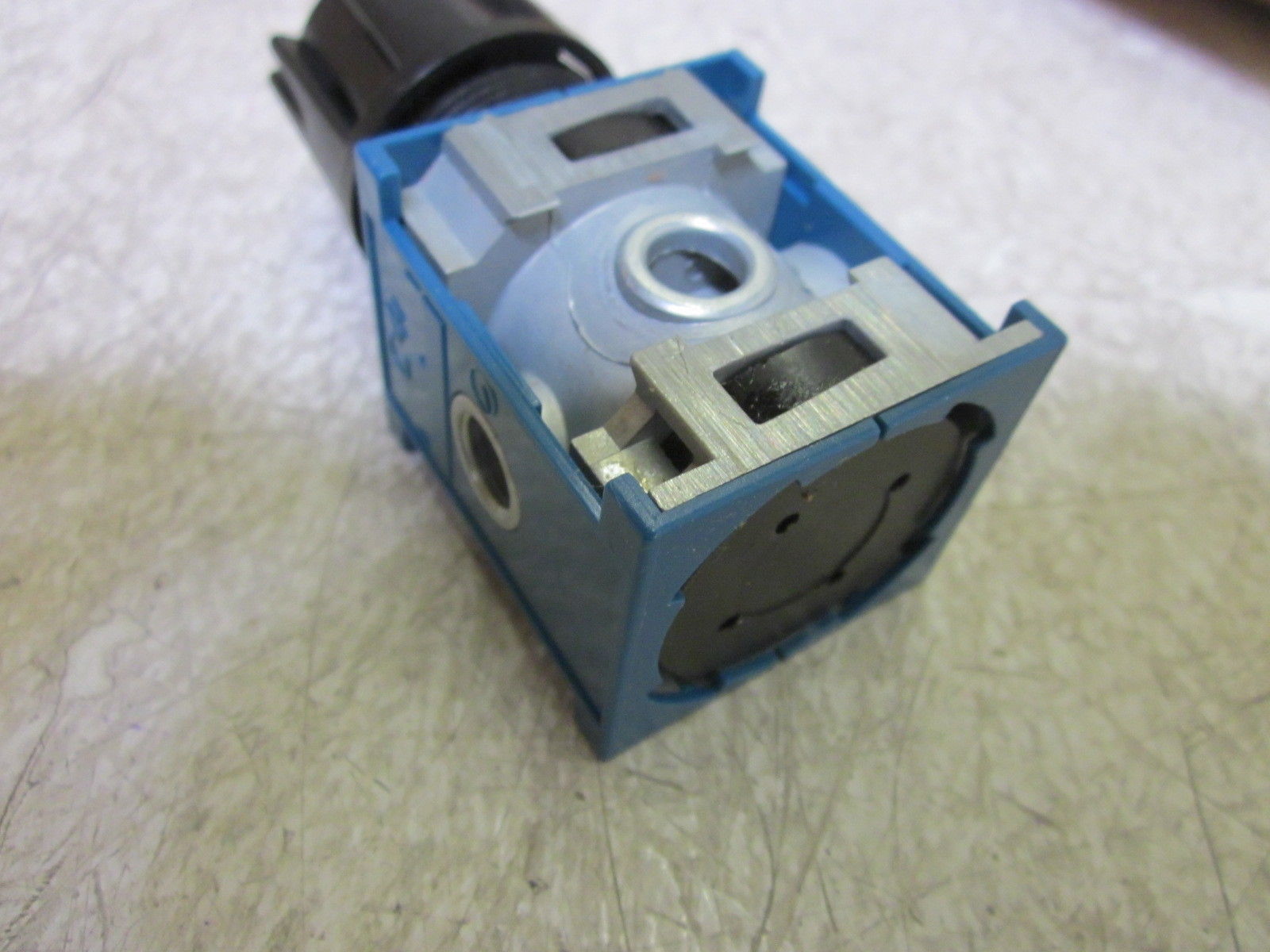 BOSH GROUP 53S2400200  REGULATOR NSMP