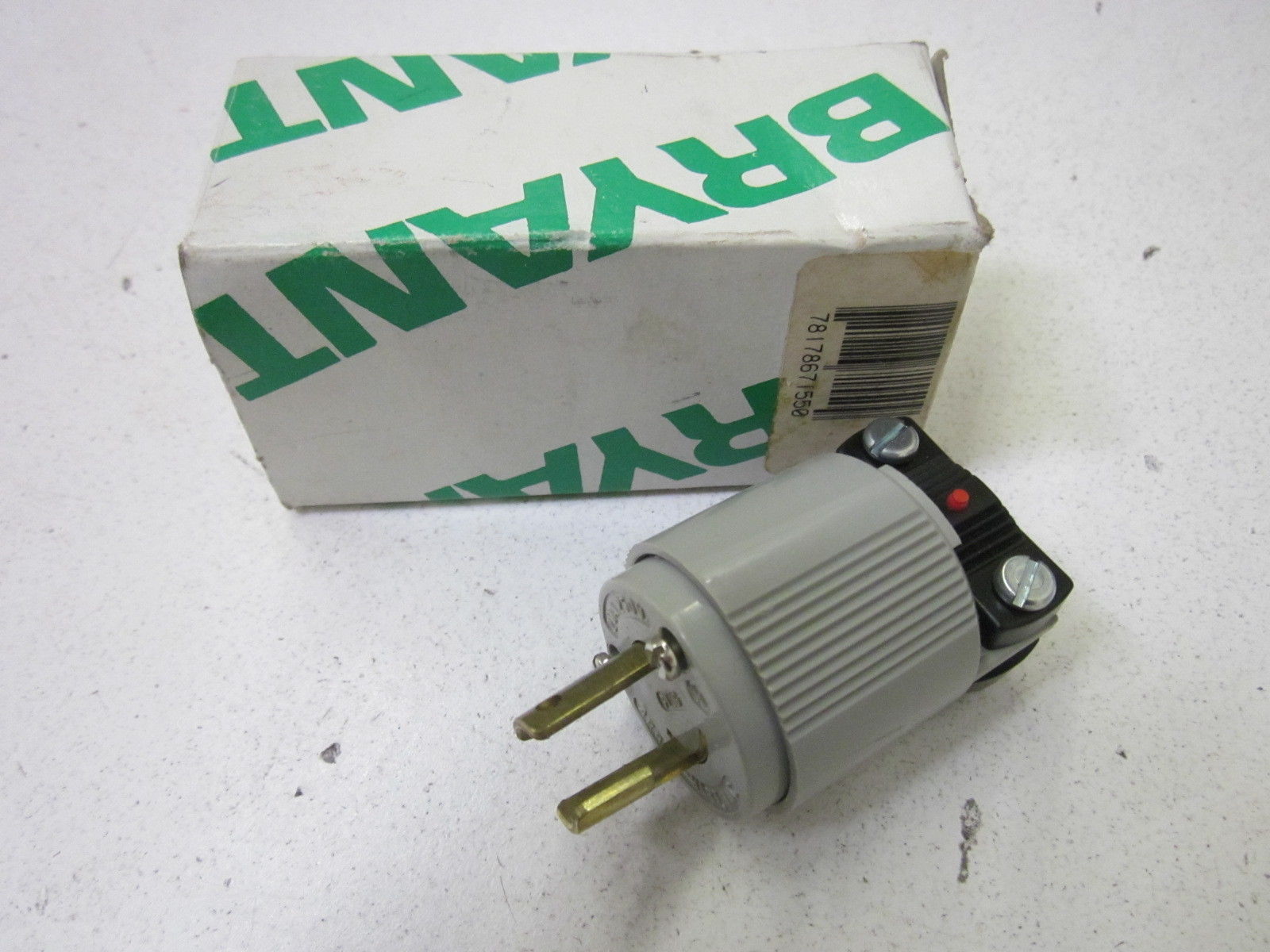 BRYANT 7102N LOCKING PLUG  NSMP