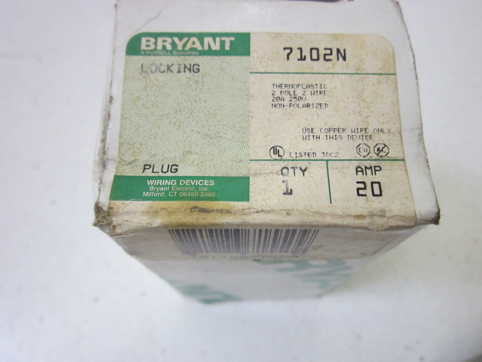 BRYANT 7102N LOCKING PLUG  NSMP