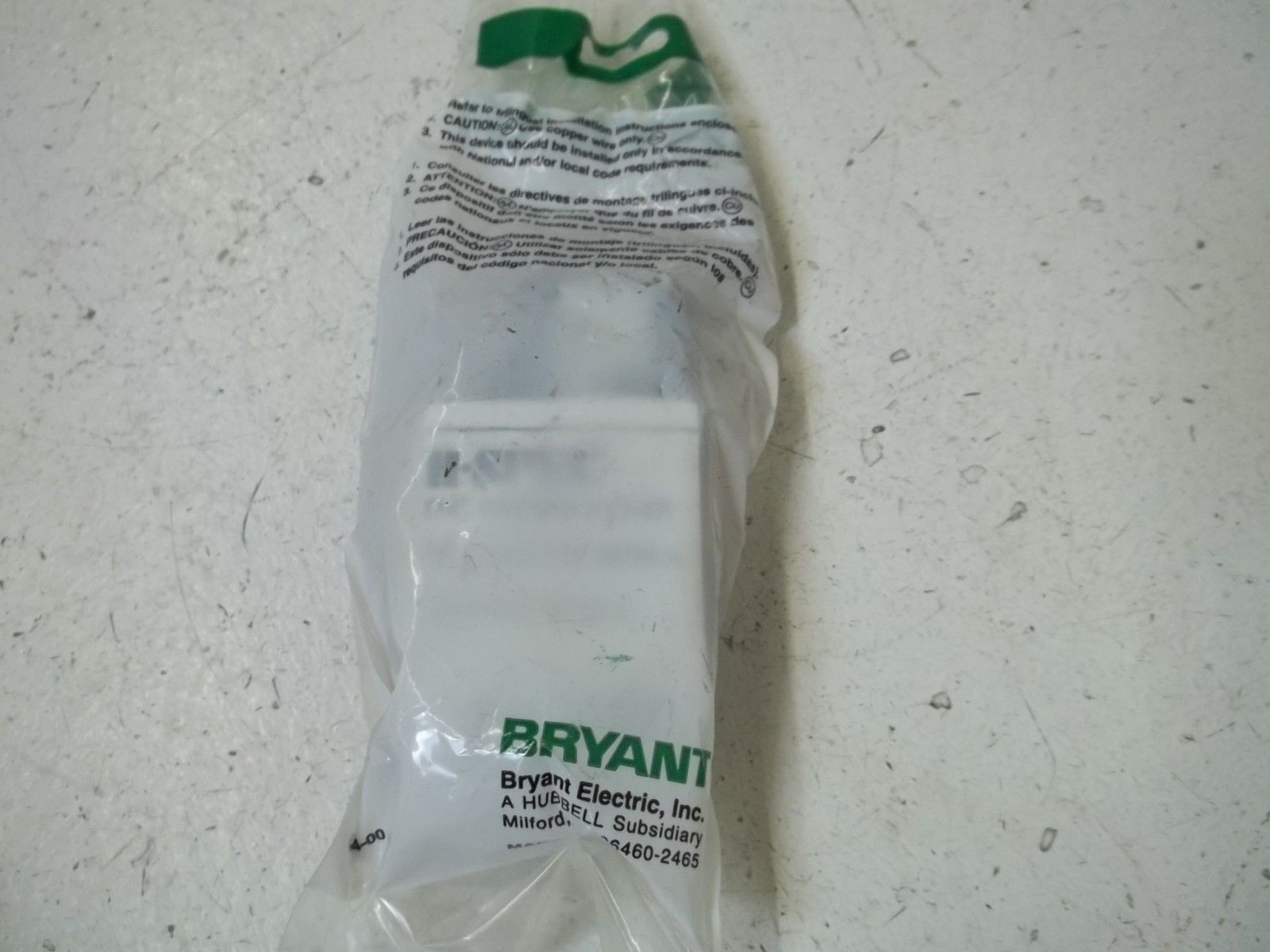 BRYANT 71820FR LOCKING RECEPTACLE NSMP