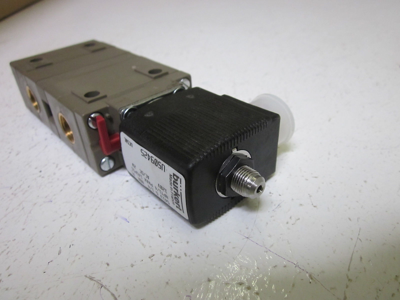 BURCKET US09425 120V 145PSI VALVE  NSNP