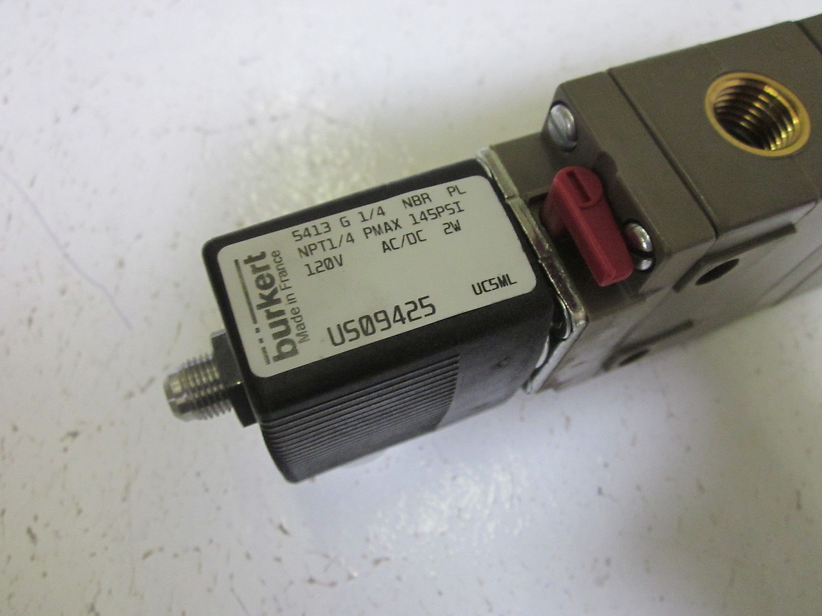 BURCKET US09425 120V 145PSI VALVE  NSNP
