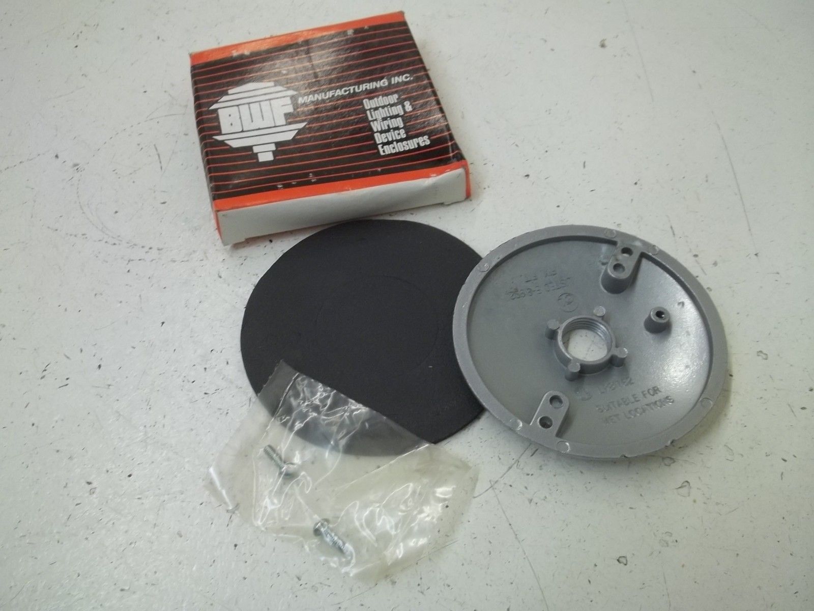 BWF MANUFACTURING INC. CR-1 ONE HOLE RND L/H COVER NSMP