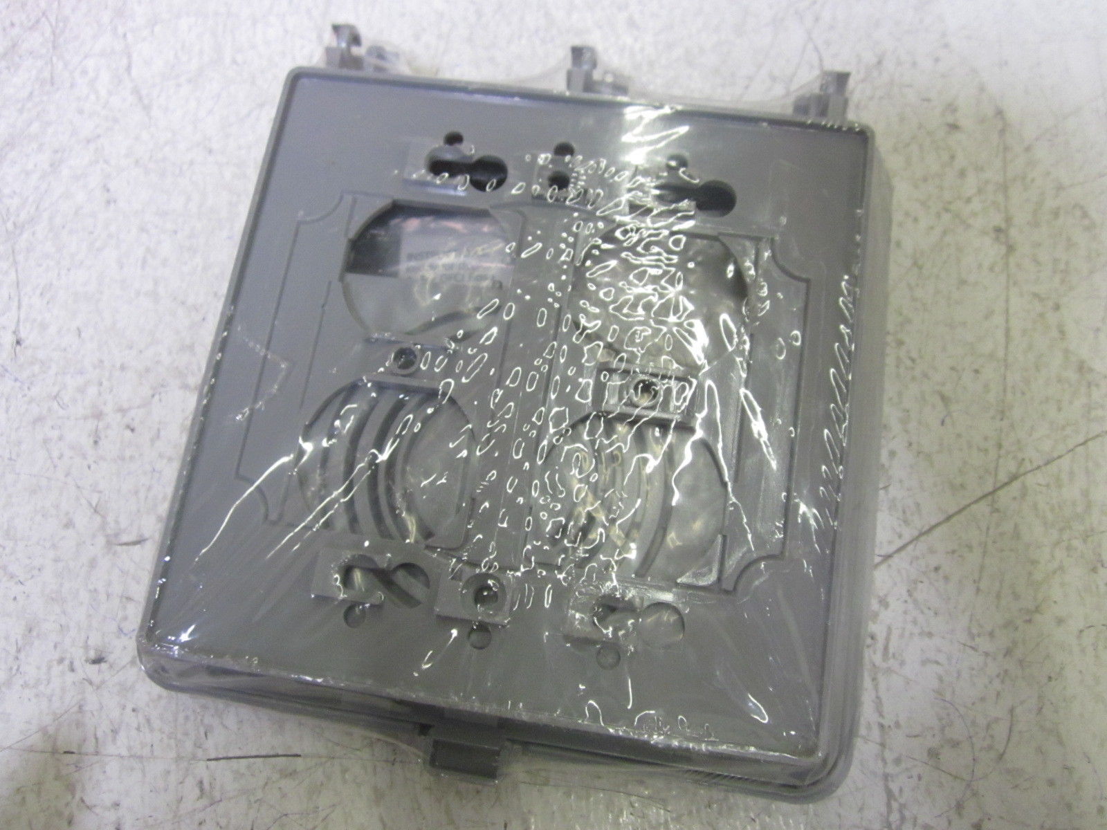 CARLON E9GZMG WEATHERPROOF COVER FOR DUPLEX RECEPTACLE NSNP