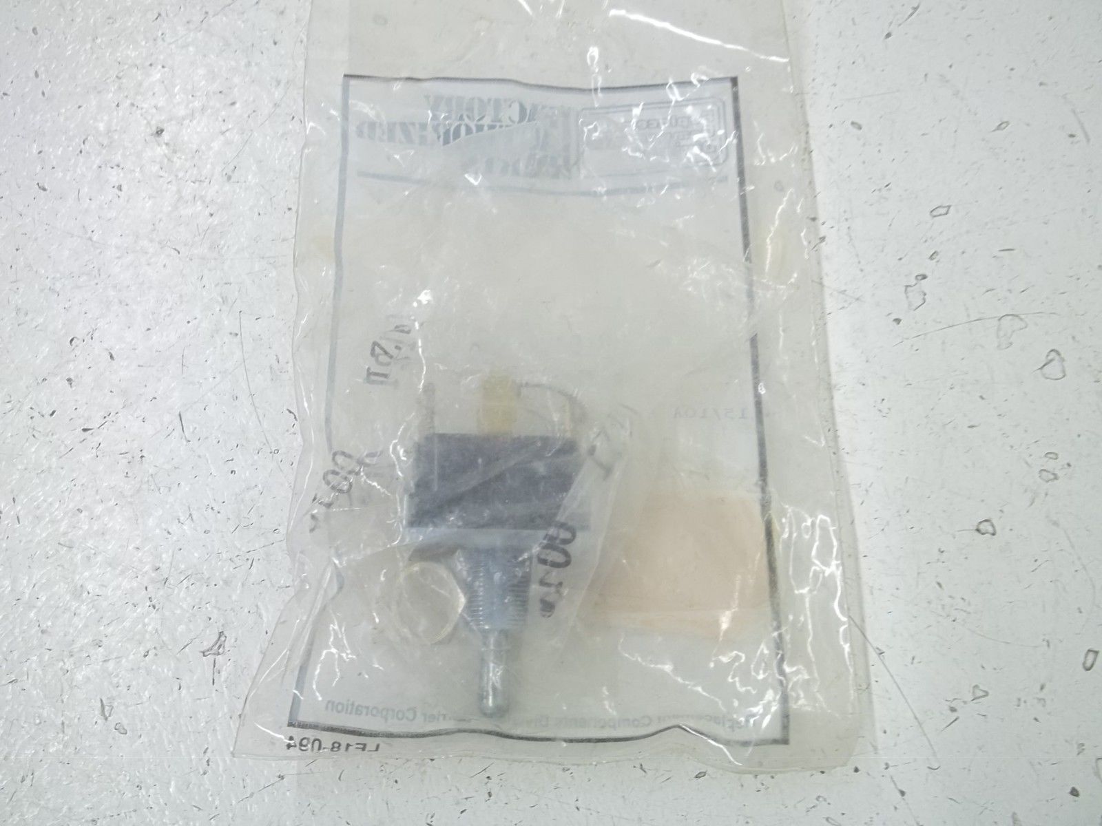 CARRIER CORP. HR53VK120 SWITCH TOGGLE NSMP
