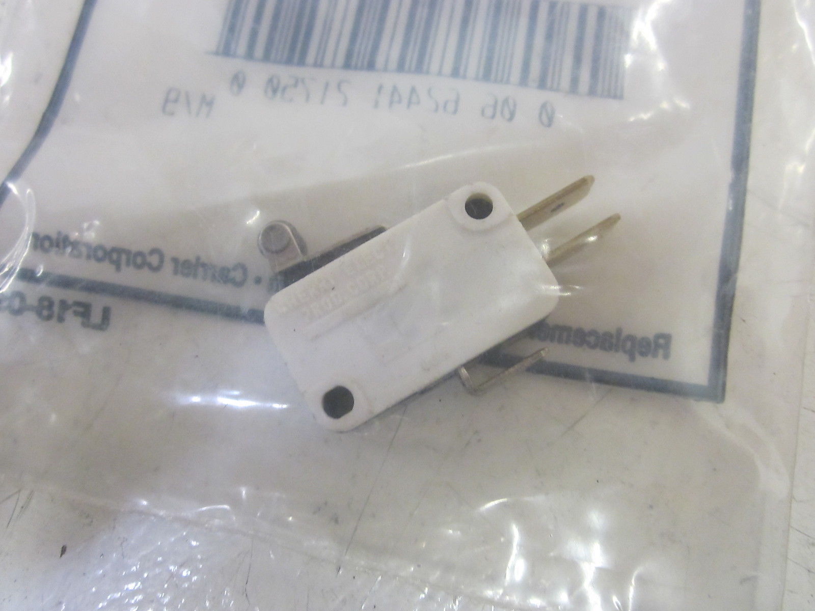 CARRIER CORP. HR 64ZE 014 LEVER ARM SWITCH 125/250V NSMP