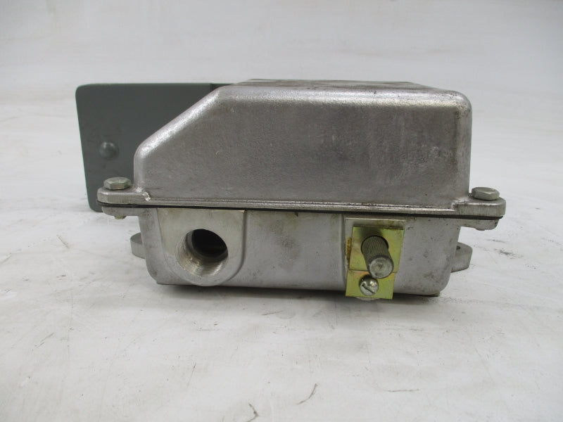 CUTLER HAMMER E84CBE SER. A1 600VAC (AS PICTURED) NSNP