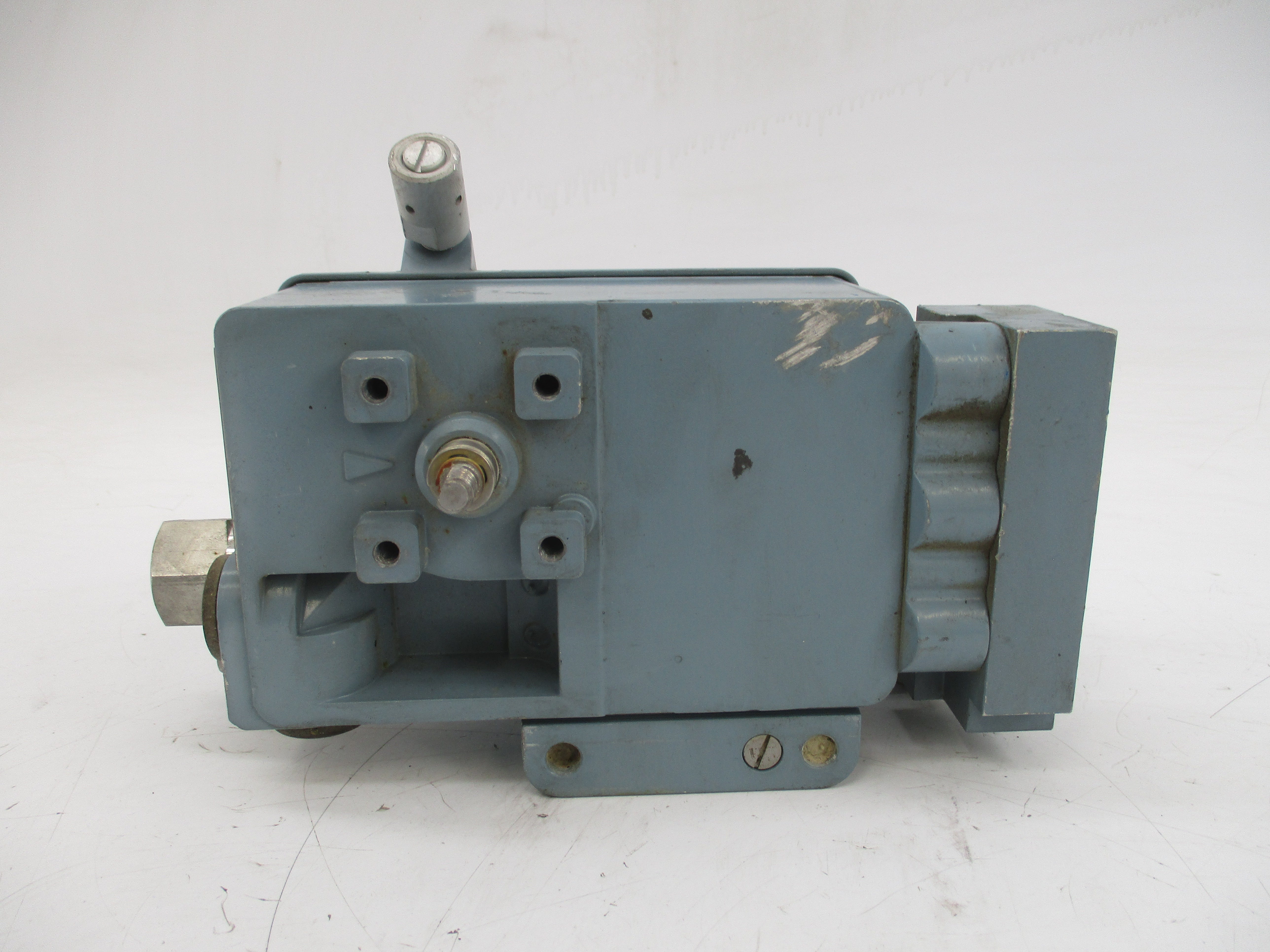 FOXBORO SRD991-BFMS6FAA 30V 90PSI UNMP