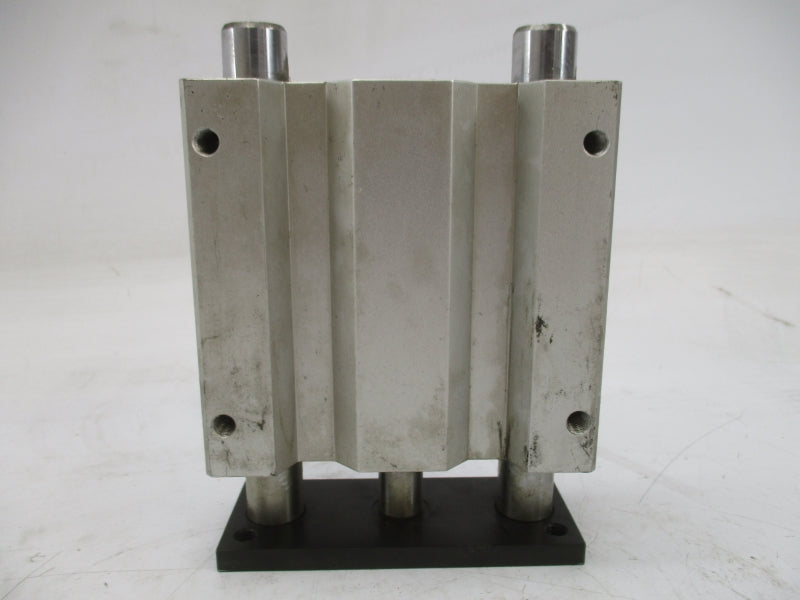 SMC MGQM40-01-0005U8 145PSI UNMP