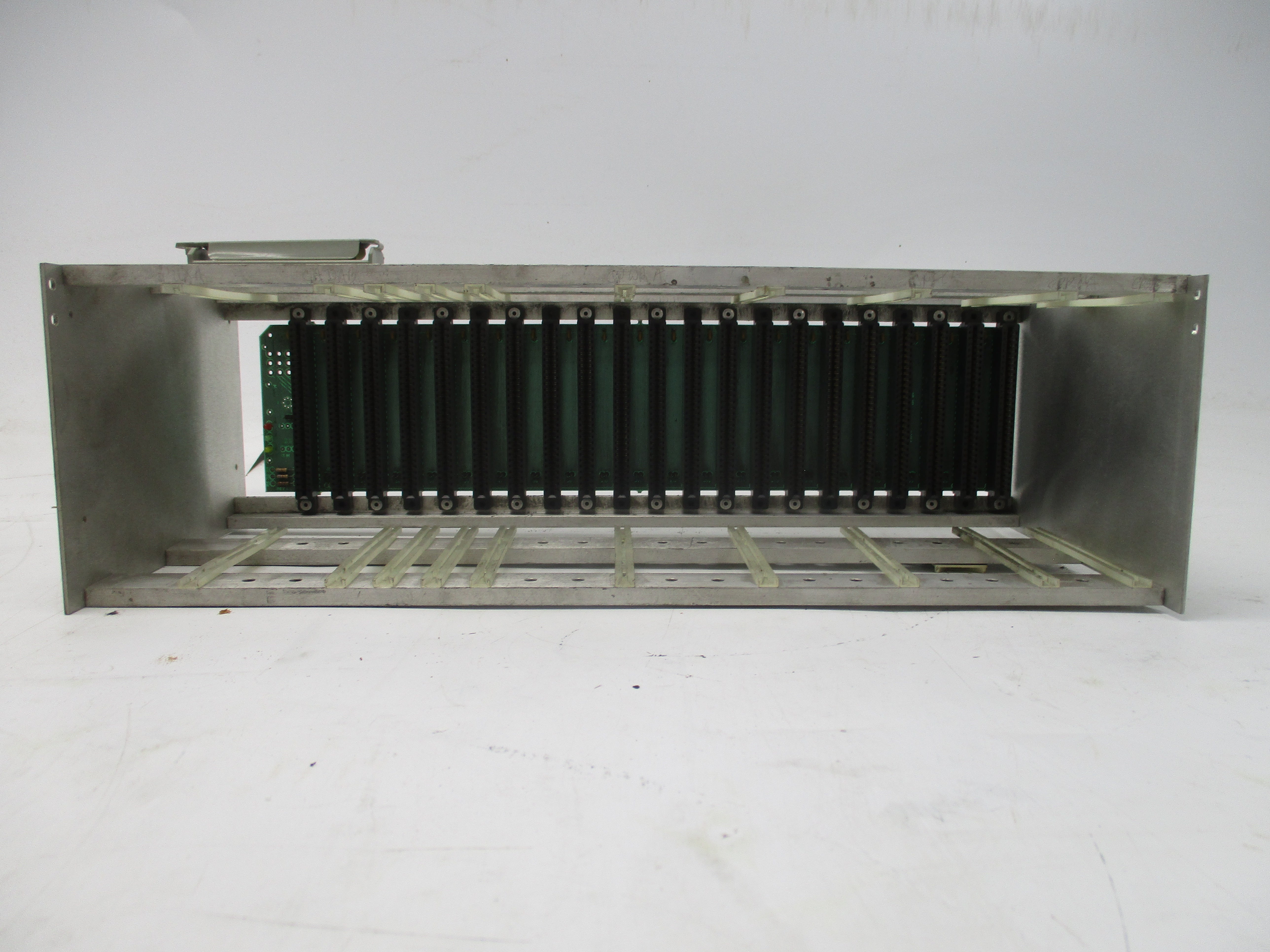PLC RACK 500-3009-000 UNMP