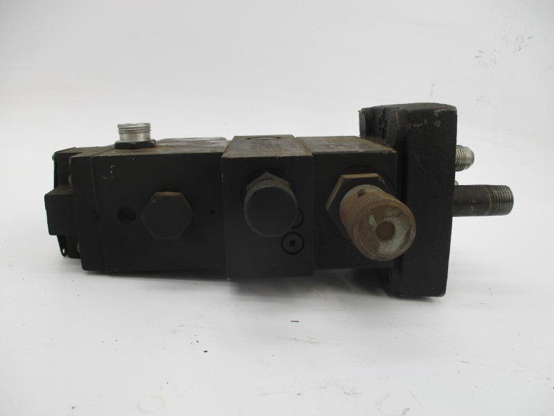 PARKER D3W1B56Y14 110-120V .72-.75A 3000PSI (AS PICTURED) UNMP