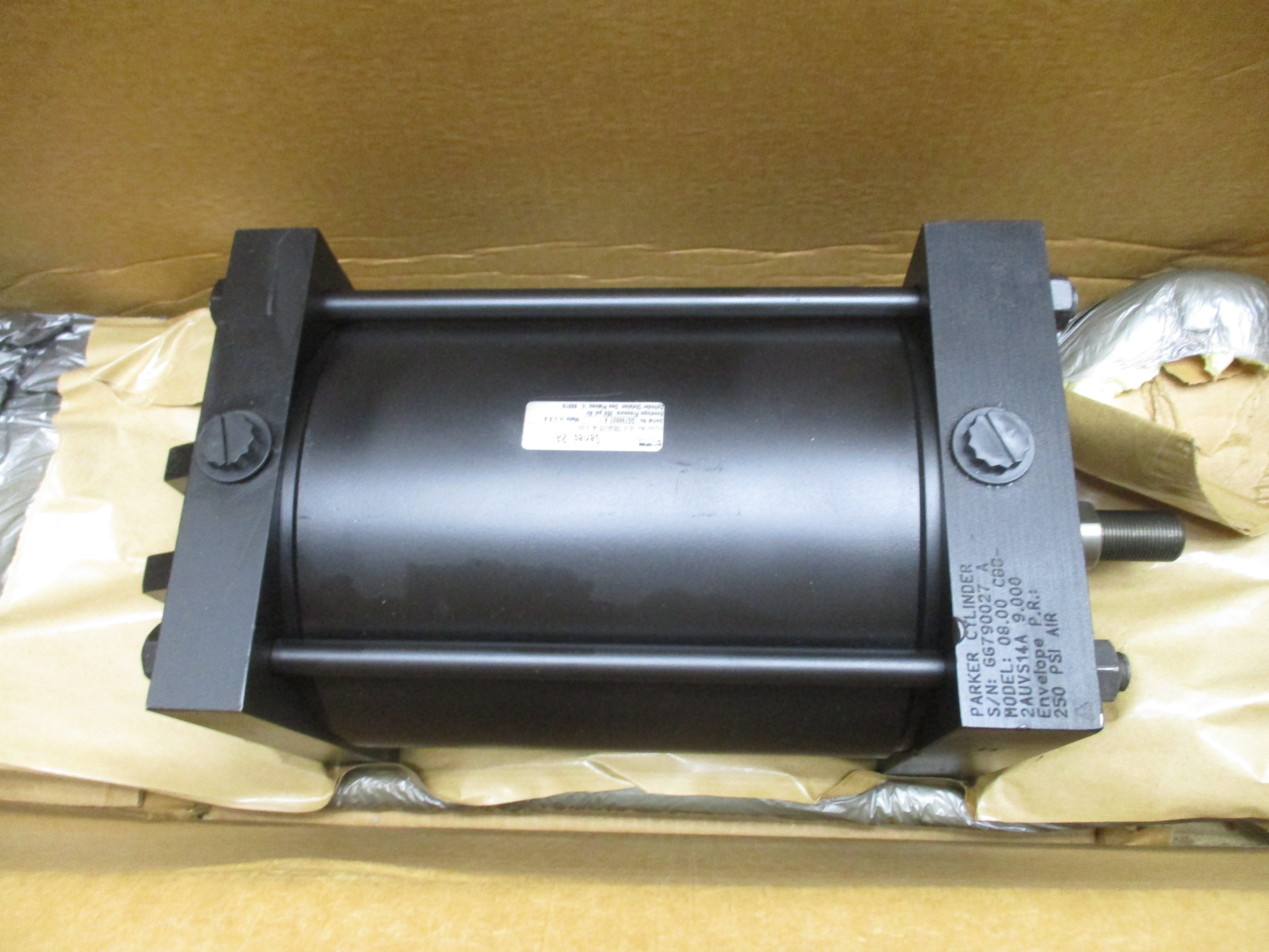 PARKER 08.00CBB2AUVS14A9.000 250PSI NSMP