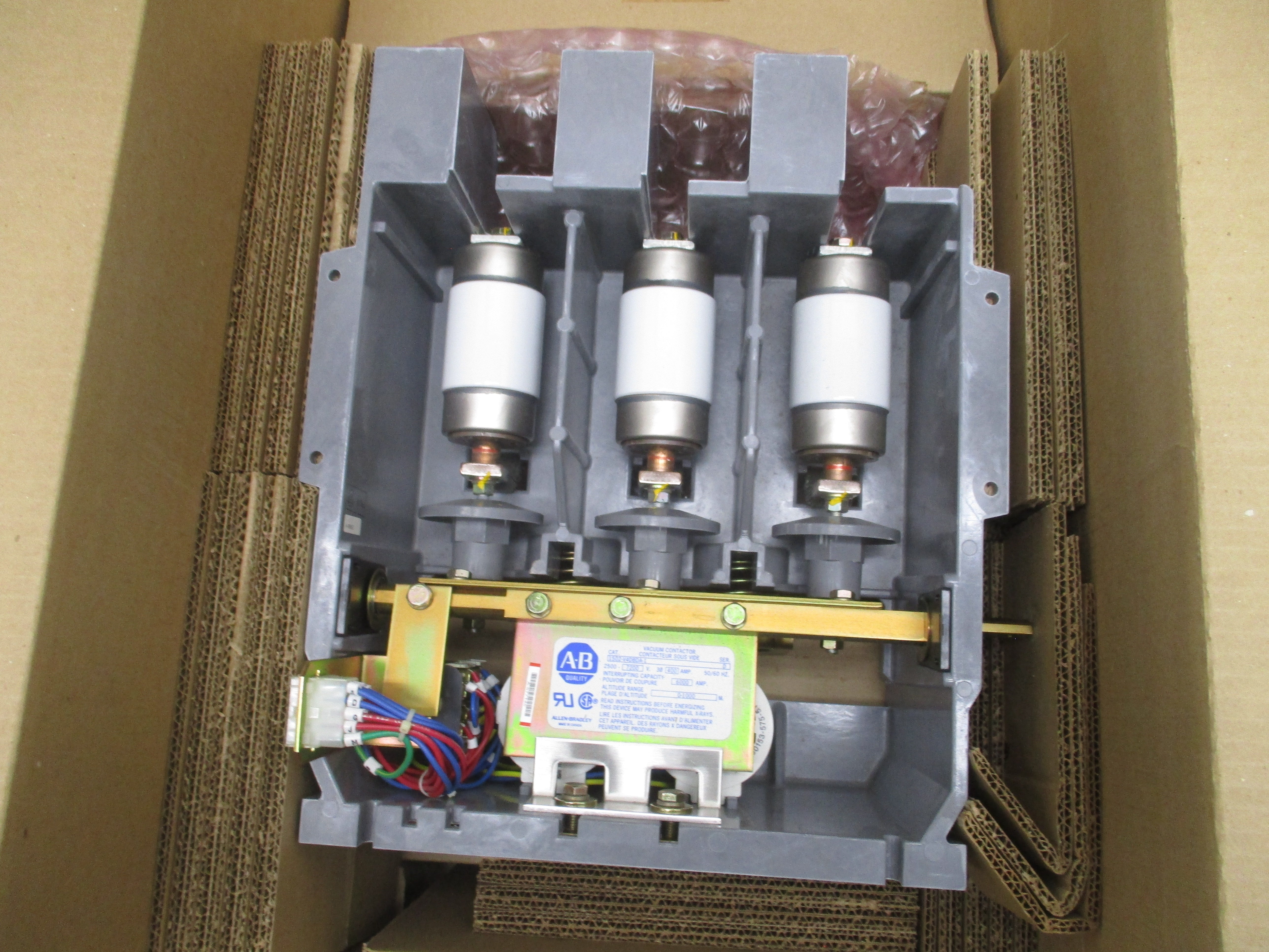 ALLEN BRADLEY 1502-V4DBDA-1 SER. D 2500-7200V 400A NSMP