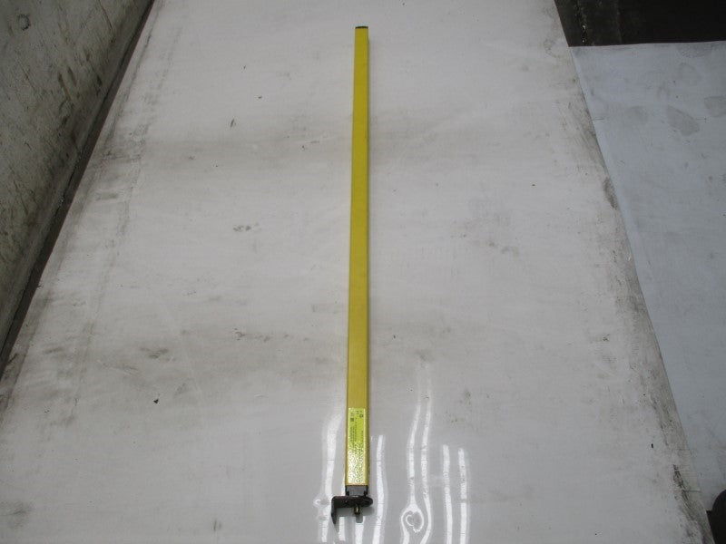 BANNER ENGINEERING SLSE30-1200Q8 24VDC .100A UNMP