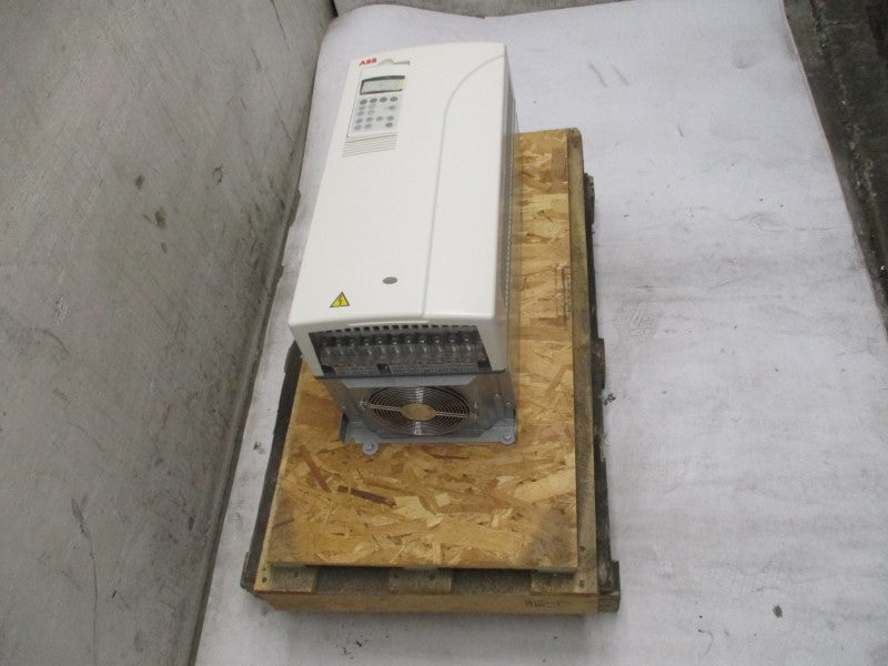 ABB ACS800-U1-0070-5+P901 380-500V 95A NSMP