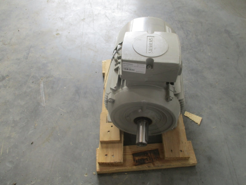 SIEMENS 1LE10231BB222AA4 460V 7.7A NSNP