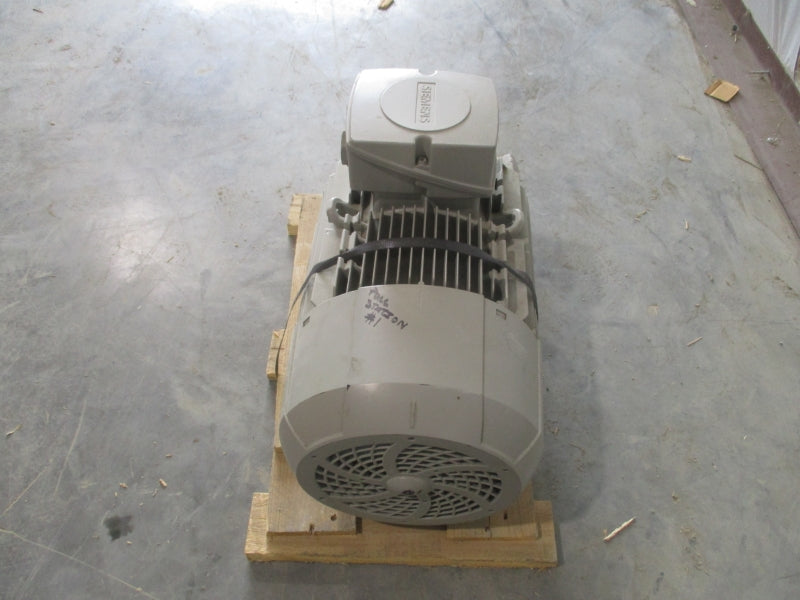 SIEMENS 1LE10231CB034AA4 460V 10.6A NSNP