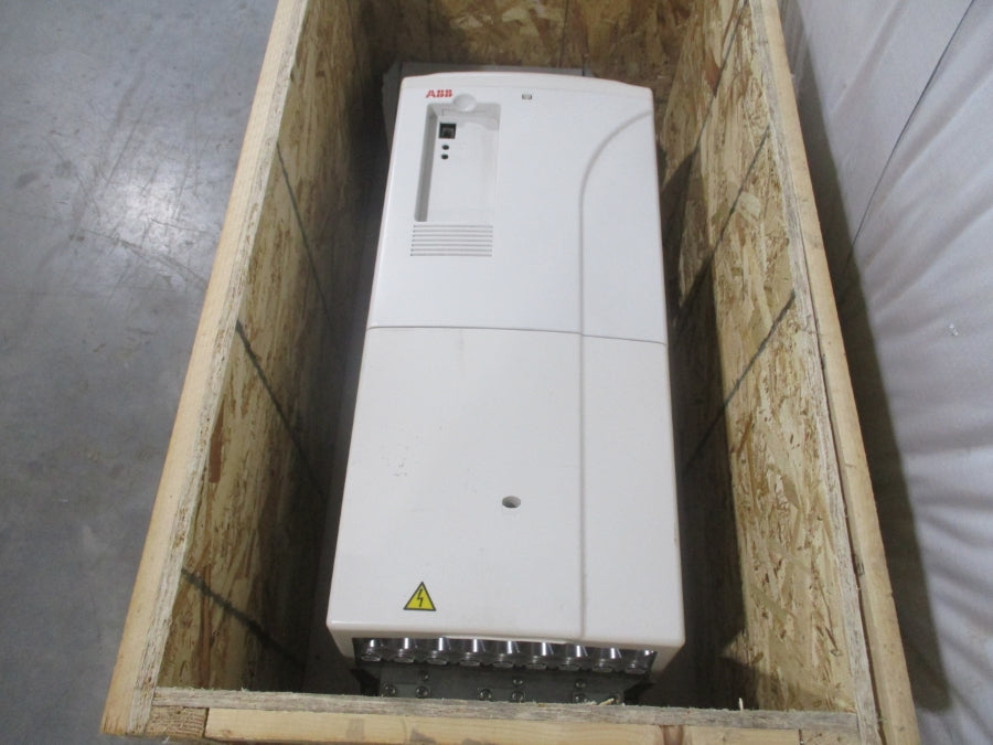 ABB ACS800-U1-0100-5+D150+P901 F/W ASXR7360 360-500VAC 121A UNMP
