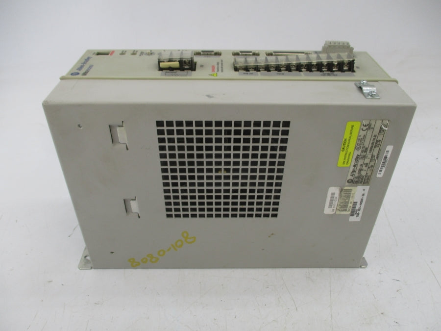 ALLEN BRADLEY 2098-DSD-HV030X-DN 196464 SER. B F/W V1.32 230/460VAC UNMP
