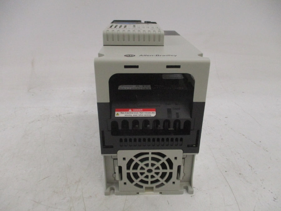 ALLEN BRADLEY 25B-D013N104 SER. A F/W 7.001 380-480VAC 15.4A NSMP