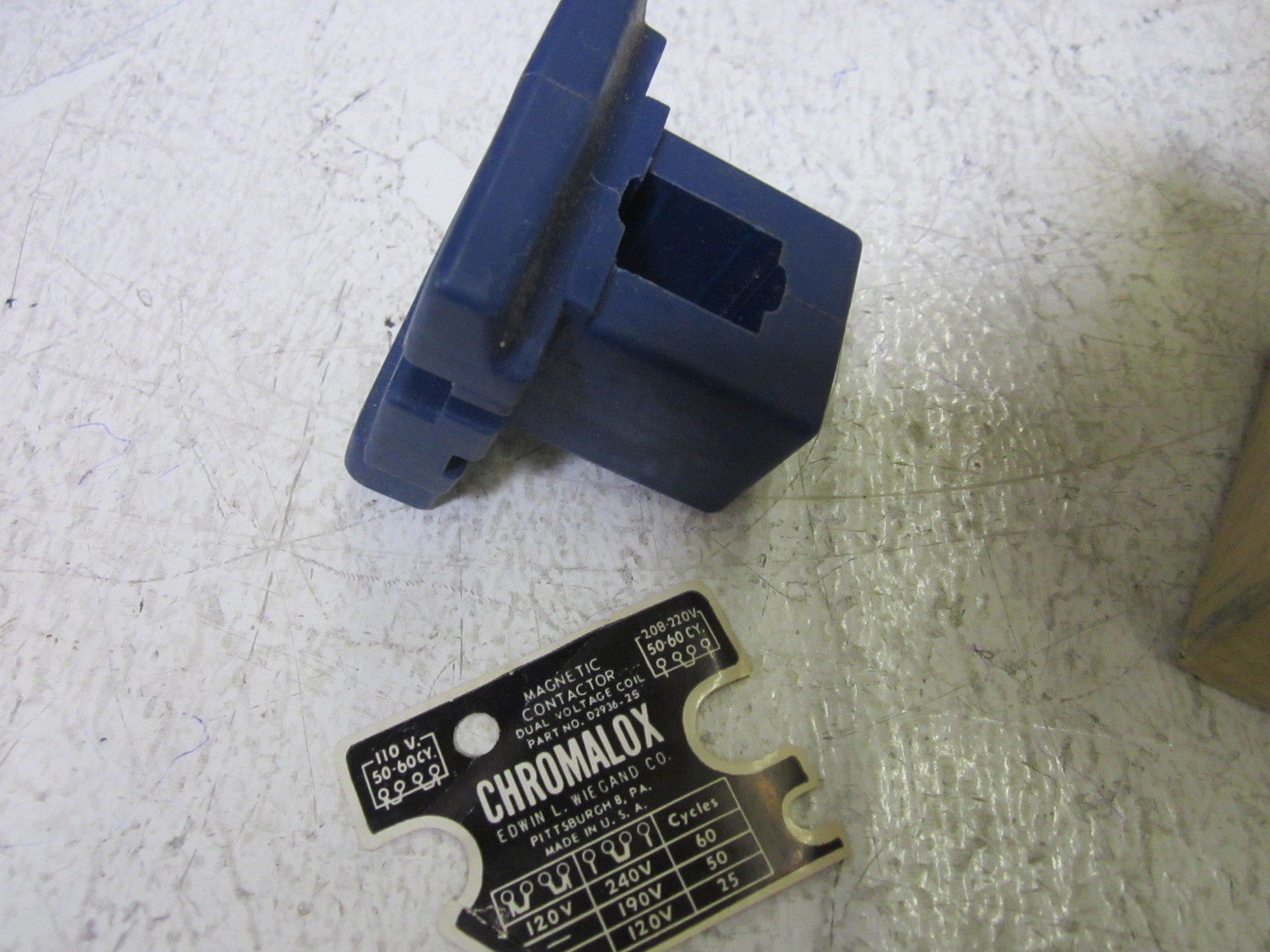 CHROMALOX D2936 208/220V CONTACTOR UNMP