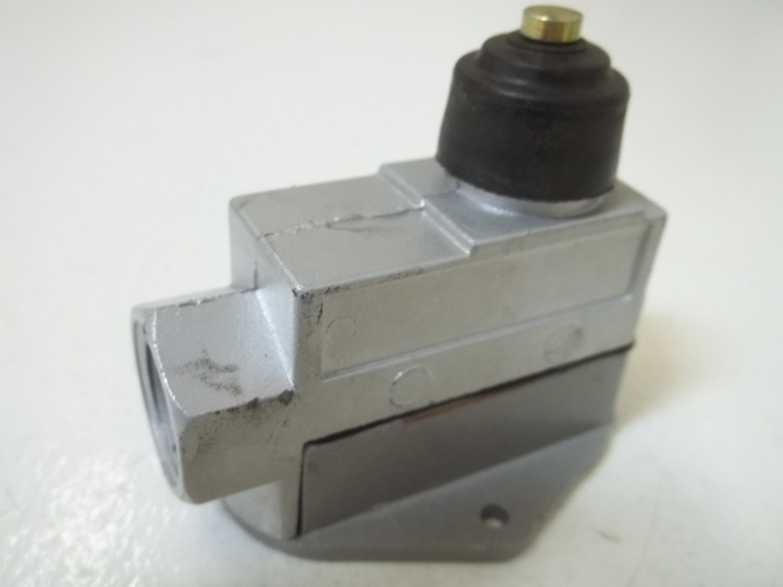 C & K KSB0FS LIMIT SWITCH UNMP
