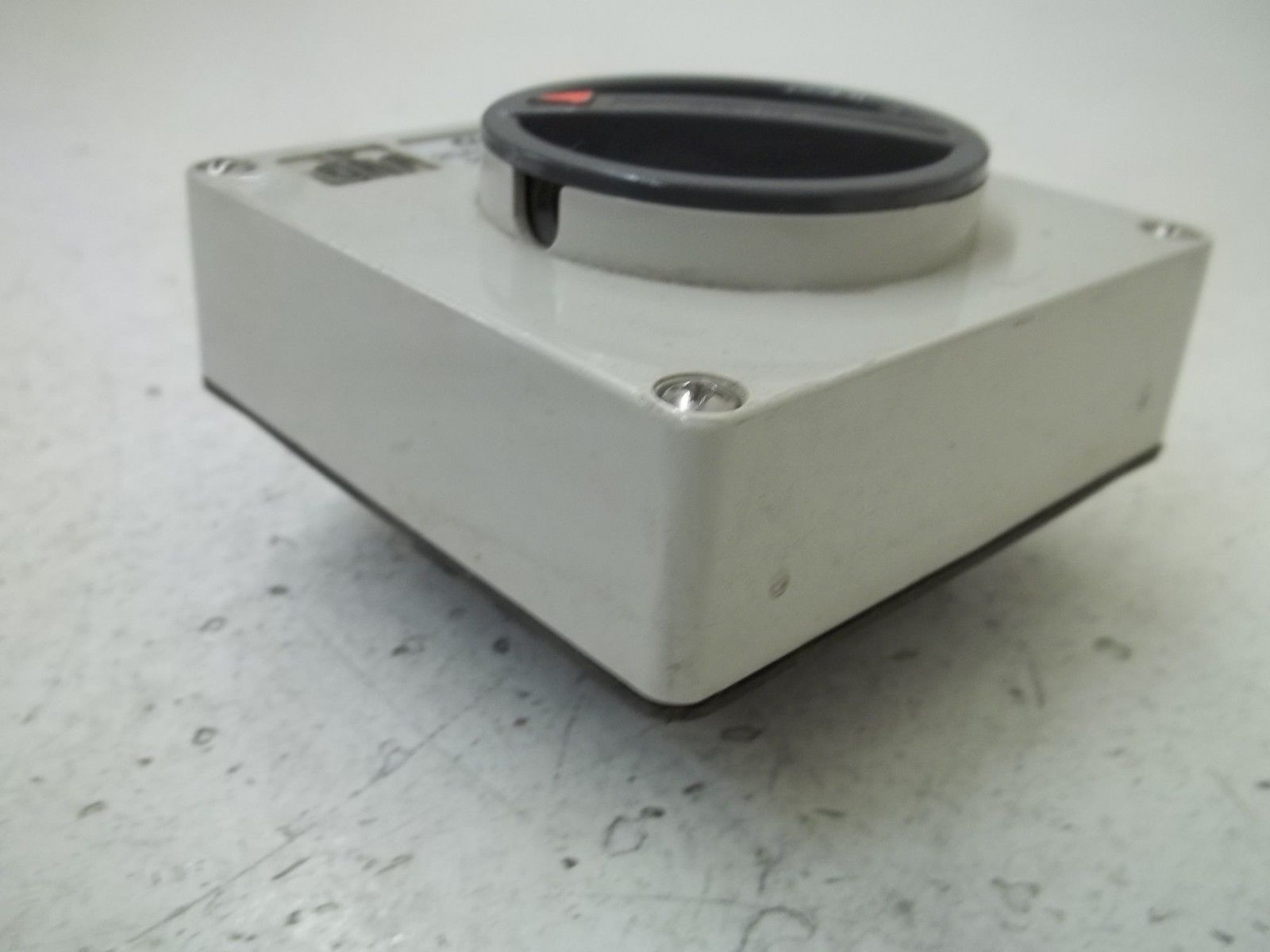 CLIPSAL 56SW220 PLUG SWITCH UNMP