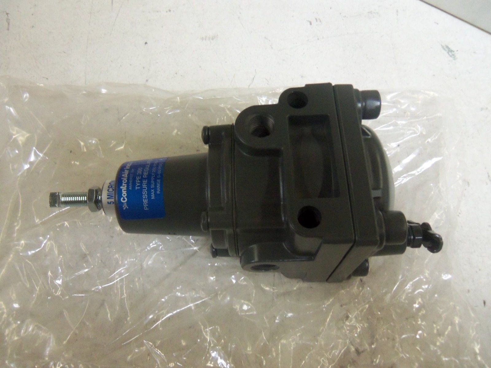 CONTROL AIR 300-BBF PRESSURE REGULATOR *NEW IN BOX*