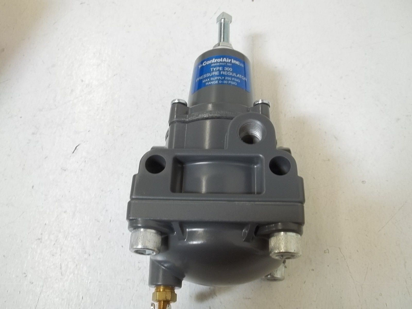 CONTROL AIR INC. 300-BAF PRESSURE REGULATOR 1/4NPT 0-30PSI NSMP