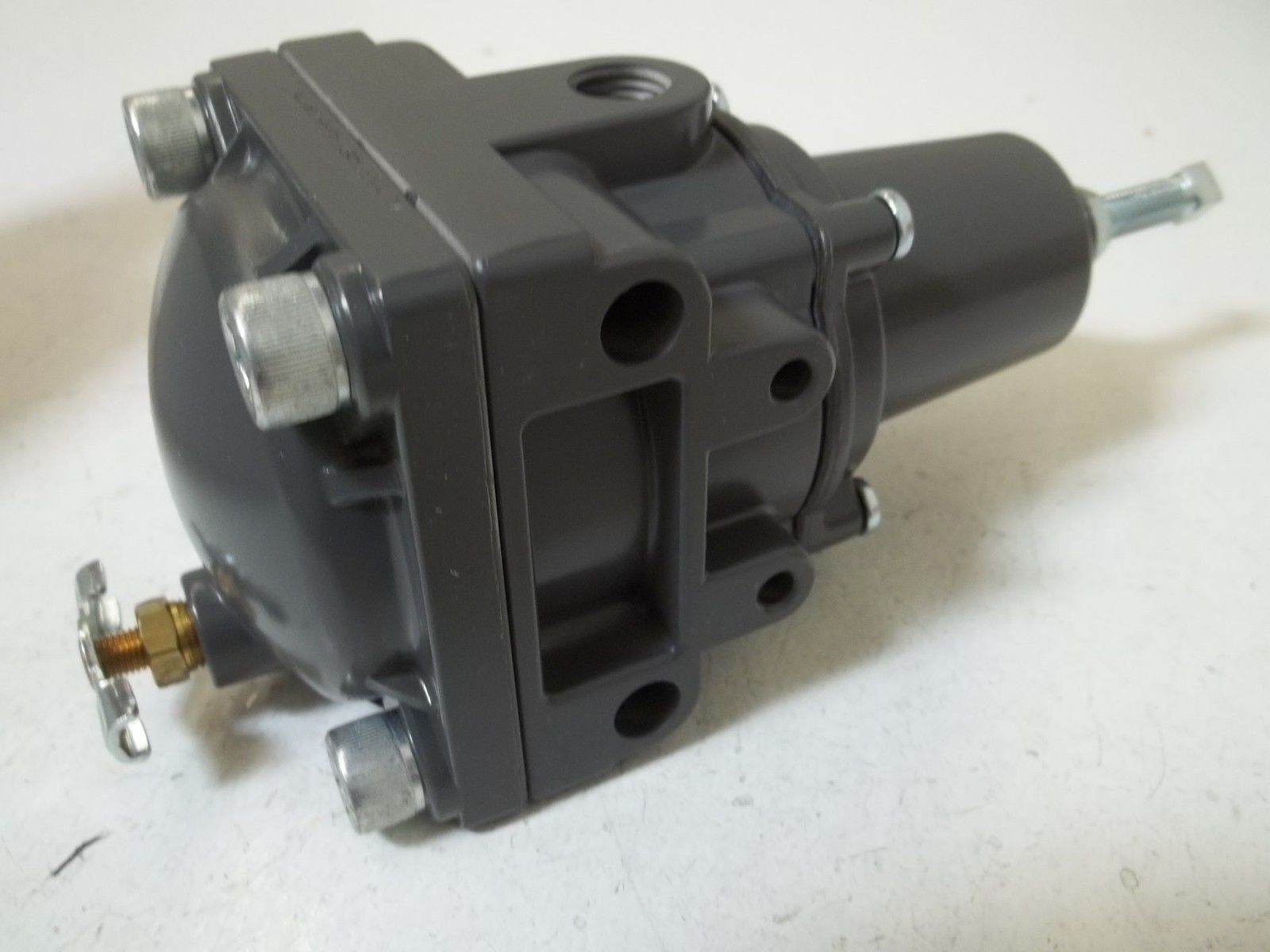 CONTROL AIR INC. 300-BAF PRESSURE REGULATOR 1/4NPT 0-30PSI NSMP