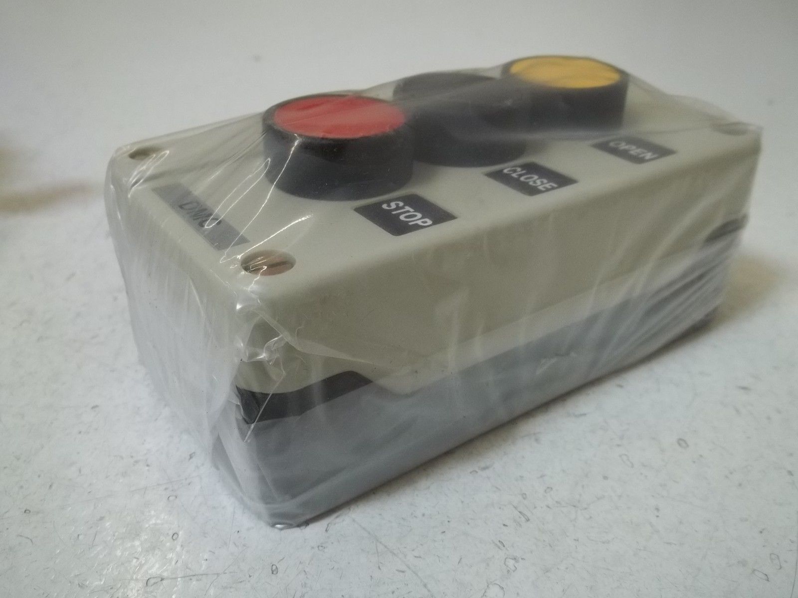 CONTROL STATION RC3PY1B1R2 NSMP
