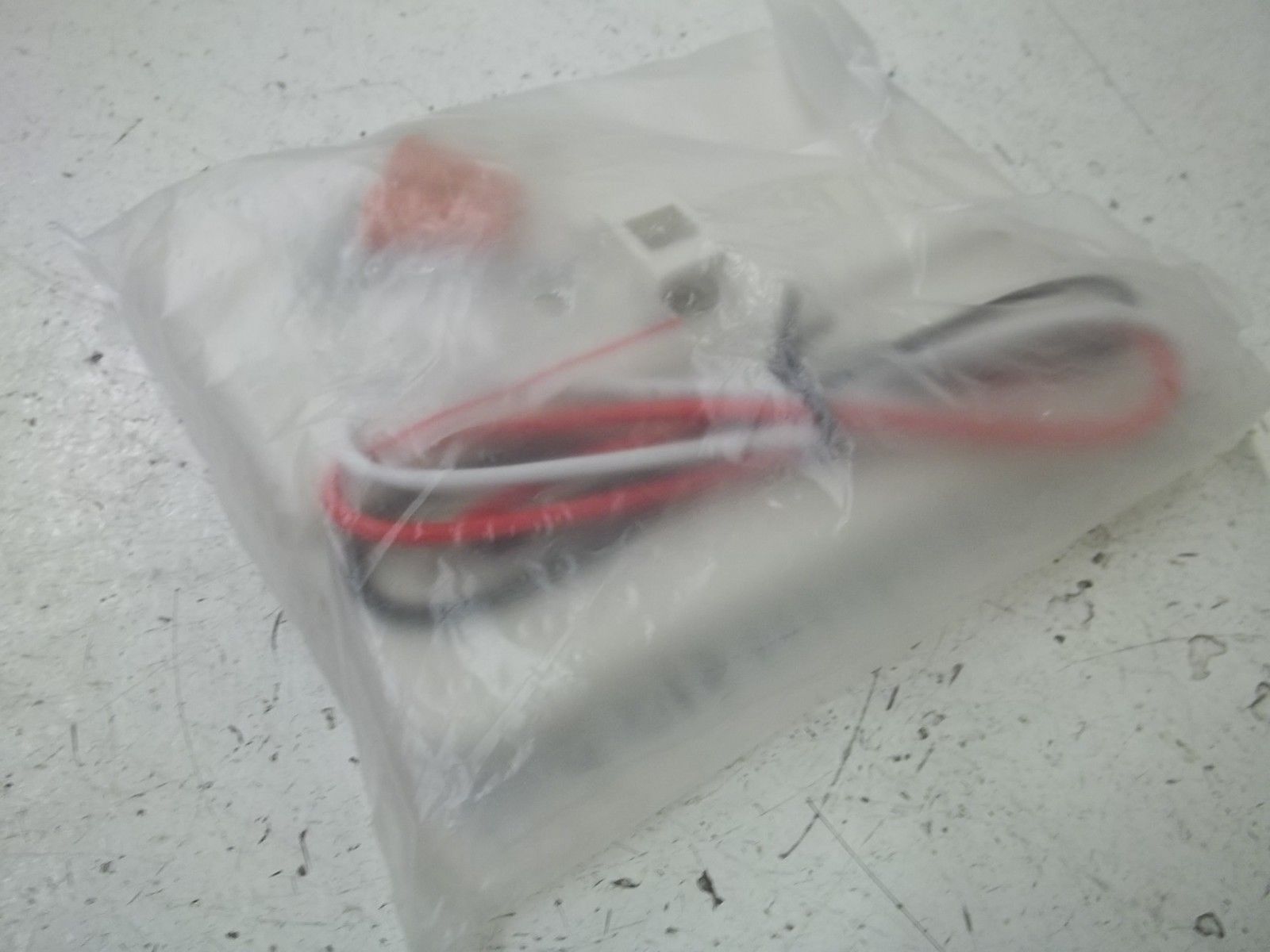 COOPER AP70R EXIT SIGN 120/277V (AS PICTURED) *NEW IN BOX*