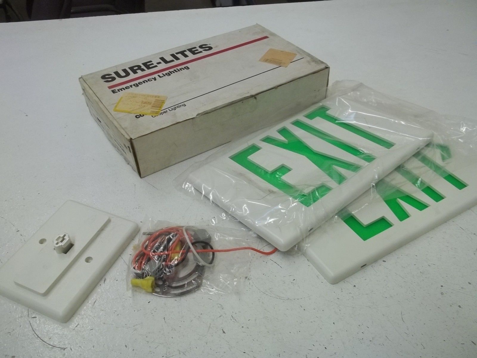 COOPER LPX70GWH EMERGENCY EXIT SIGN *NEW IN BOX*