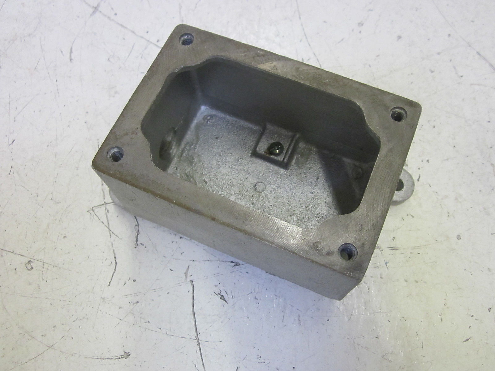 CROUSE-HINDS ED8271 CONDUIT ENCLOSURE 3/4" UNMP