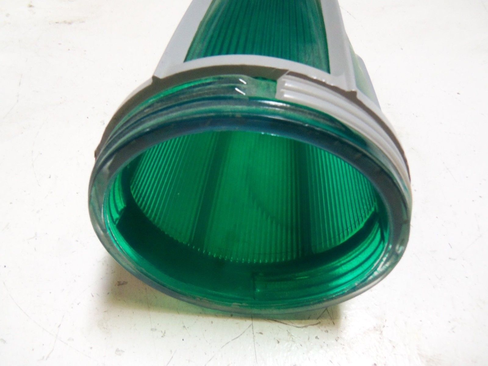 CROUSE-HINDS G24G GREEN GLASS GLOBE NSMP