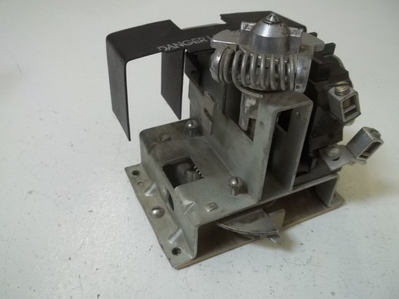 CUTLER HAMMER 10904H10A 600V. AC MAX. 60AMP UNMP