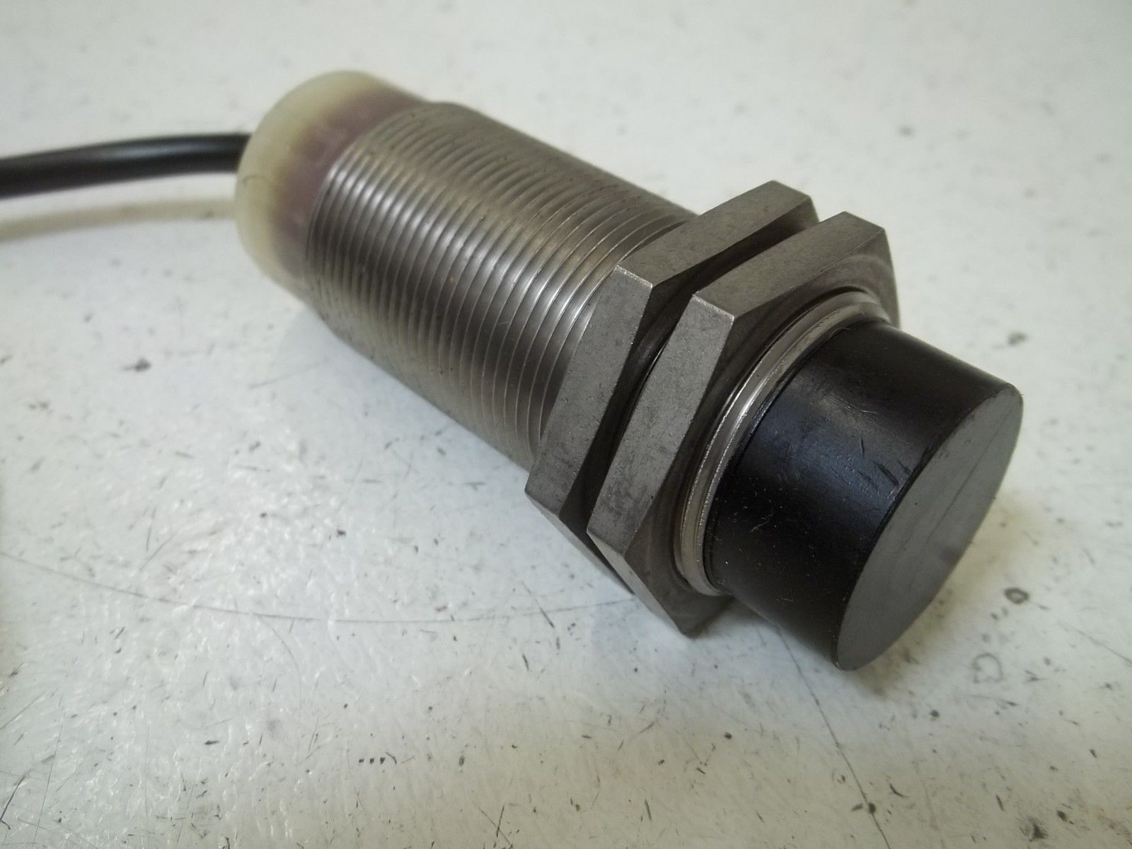 CUTLER HAMMER E57LFL30A2E SER.E INDUCTIVE PROXIMITY SENSOR UNMP