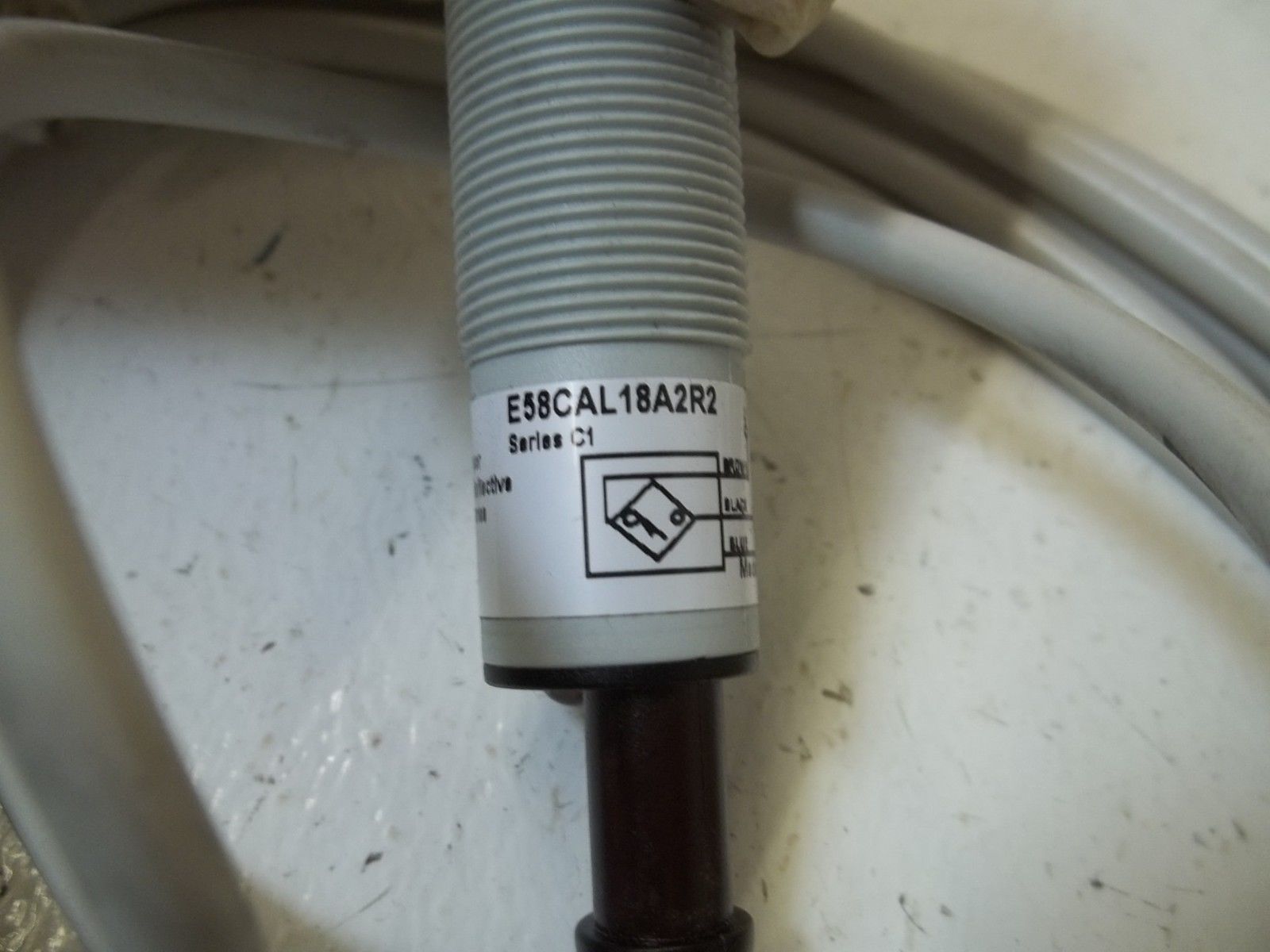CUTLER HAMMER E58CAL18A2R2 SER.C1 PHOTOELECTRIC SENSOR UNMP
