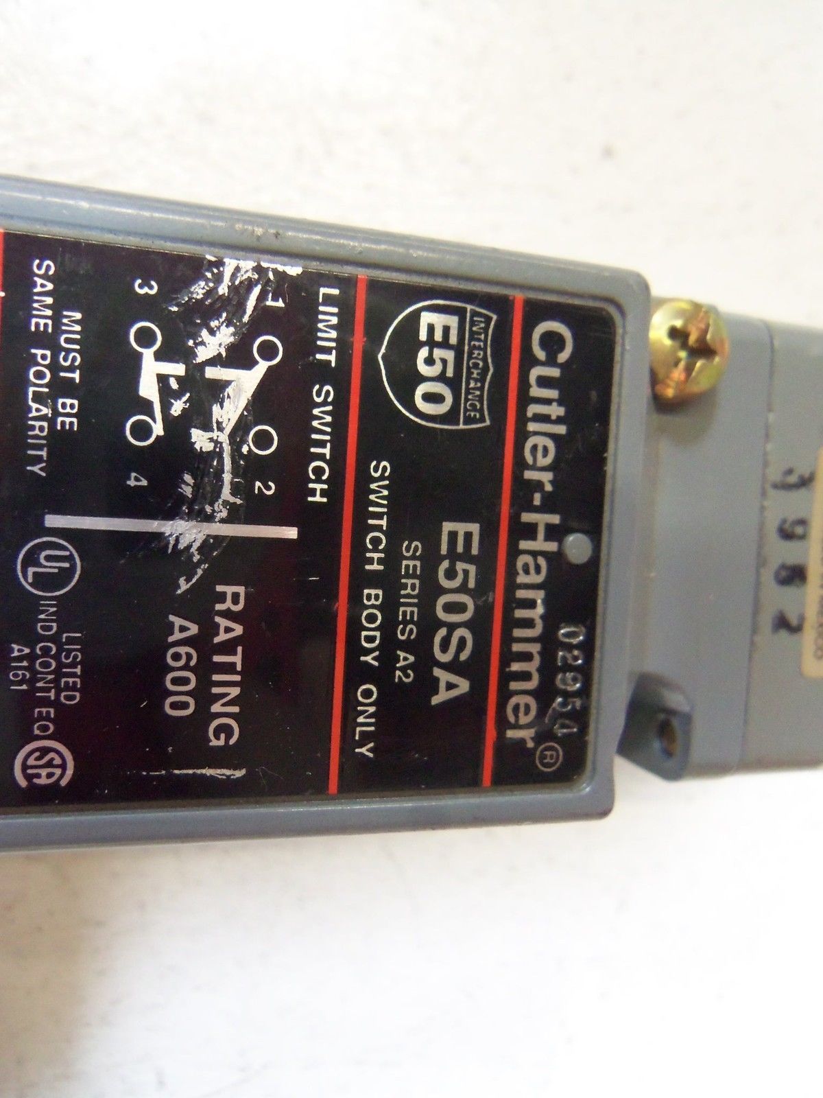 CUTLER HAMMER LIMIT SWITCH E50DT1 SERIES A1 UNMP