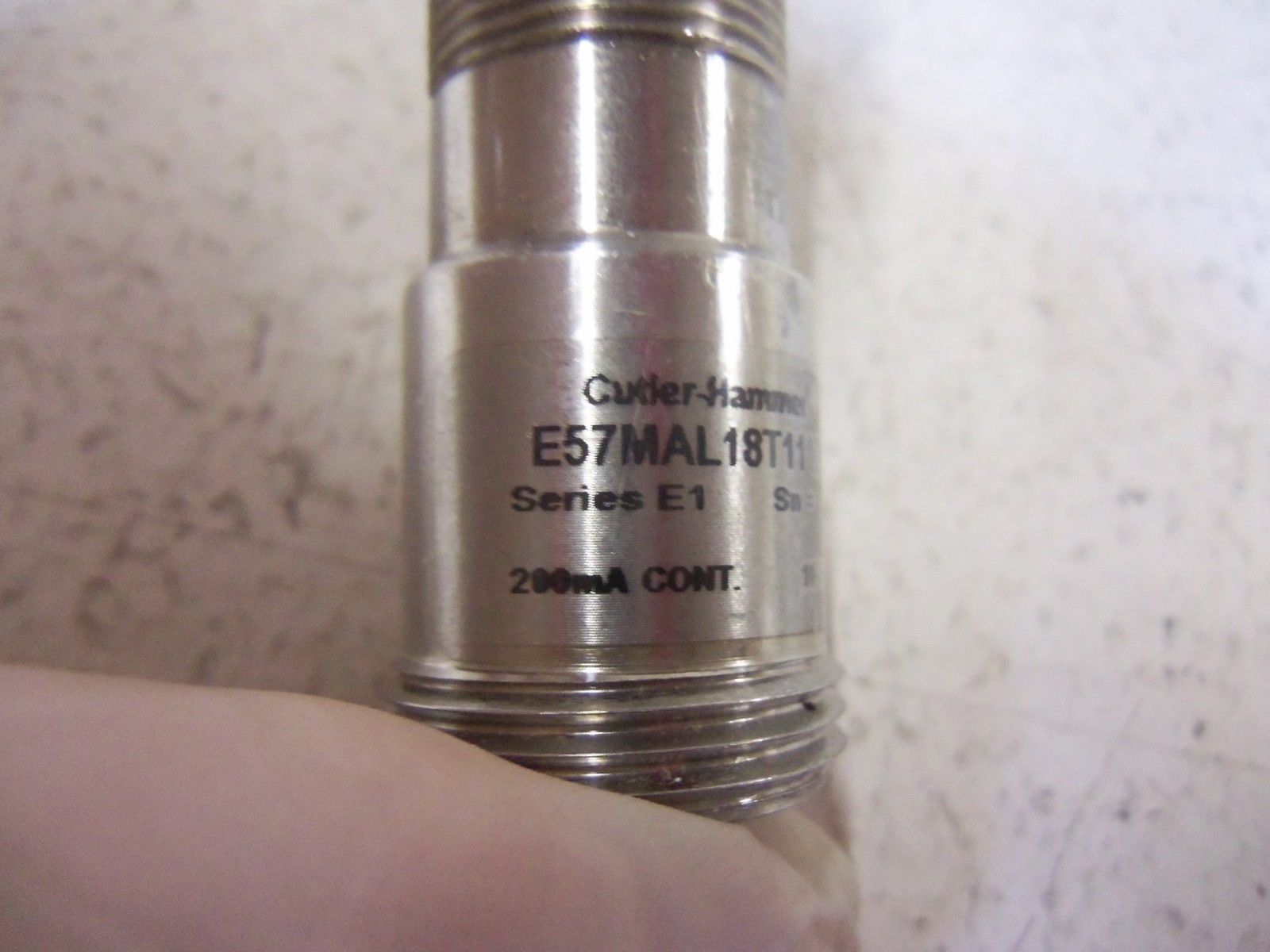 CUTLER HAMMER PROXIMITY SWITCH E57MAL18T111B1 SERIES E1 UNMP