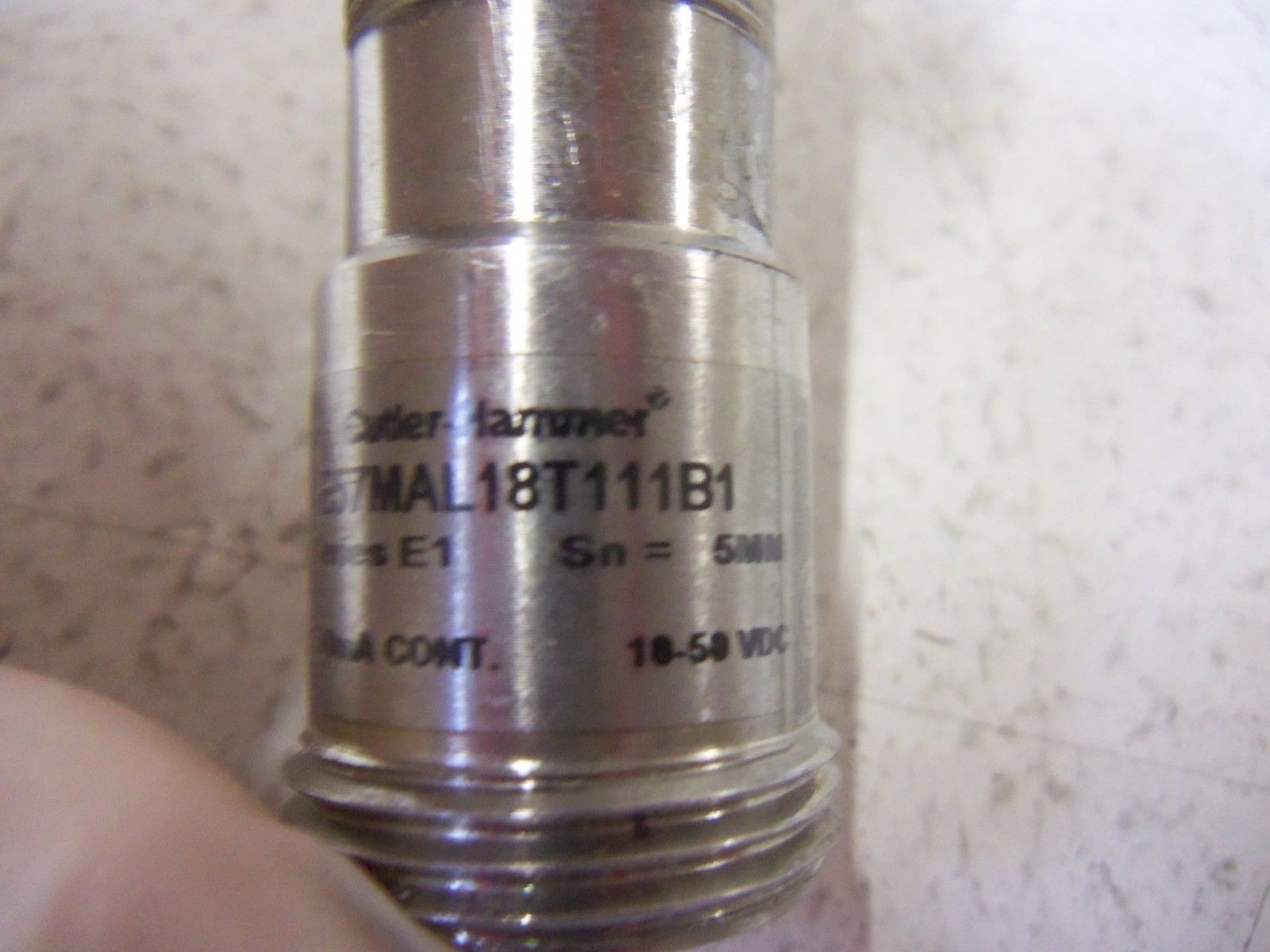 CUTLER HAMMER PROXIMITY SWITCH E57MAL18T111B1 SERIES E1 UNMP