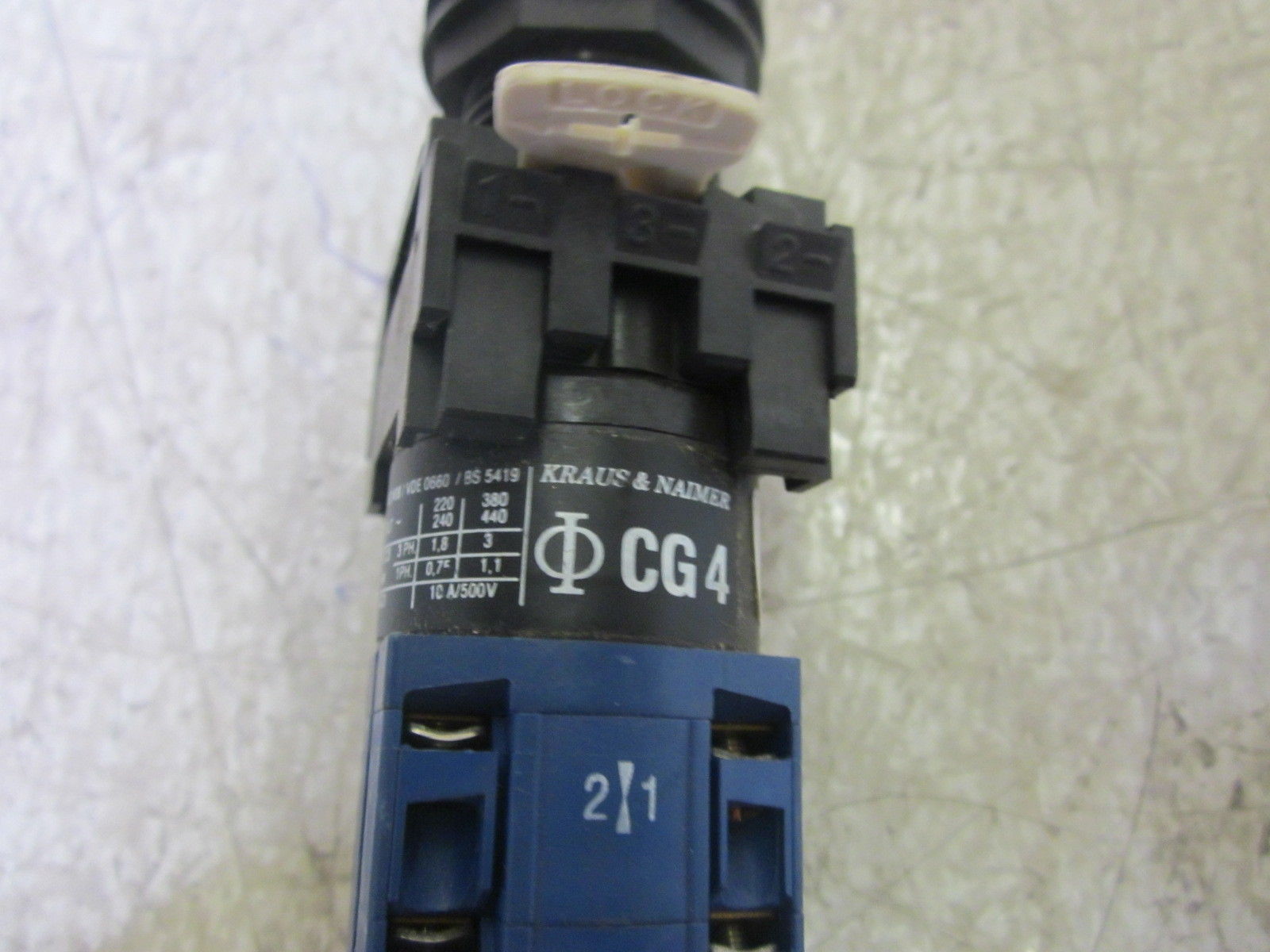CUTLER HAMMER  E22LDB8Y1 10A 300V ROTARY SWITCH UNMP