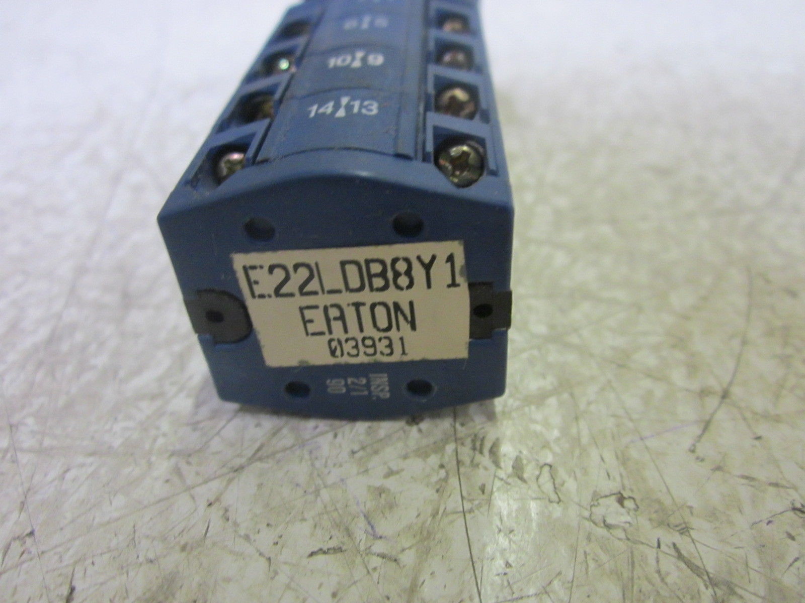 CUTLER HAMMER  E22LDB8Y1 10A 300V ROTARY SWITCH UNMP
